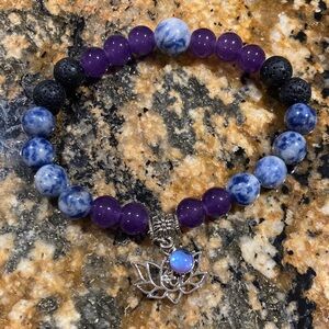 Crown Chakra Purple Beaded Bracelet with Silvertone Lotus Charm